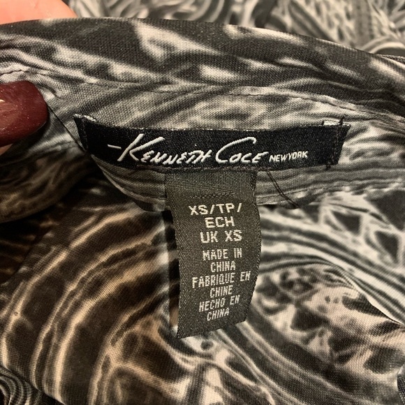 Kenneth Cole New York Sheer Black & White Blouse Size  XS - Picture 2 of 6